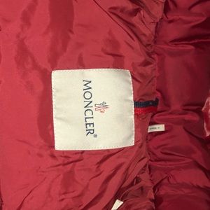 Moncler 2T (unisex) red puffer